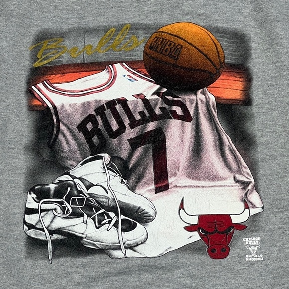 Chicago Bulls Vintage NBA Basketball Crewneck Pullover Sweatshirt Kids Boys - Picture 2 of 5